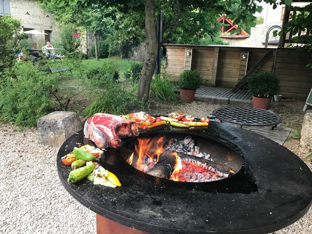 Cote-Serein - Les Chambres Du Clos-Malo Noyers-sur-Serein Exteriör bild
